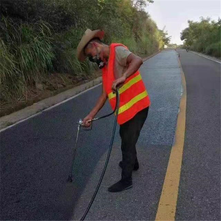 延安 彩色防滑路面的底涂是保障路面附着力